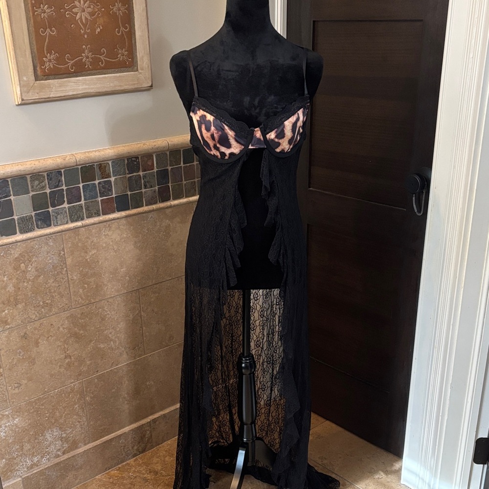 Woman’s lace with built in bra